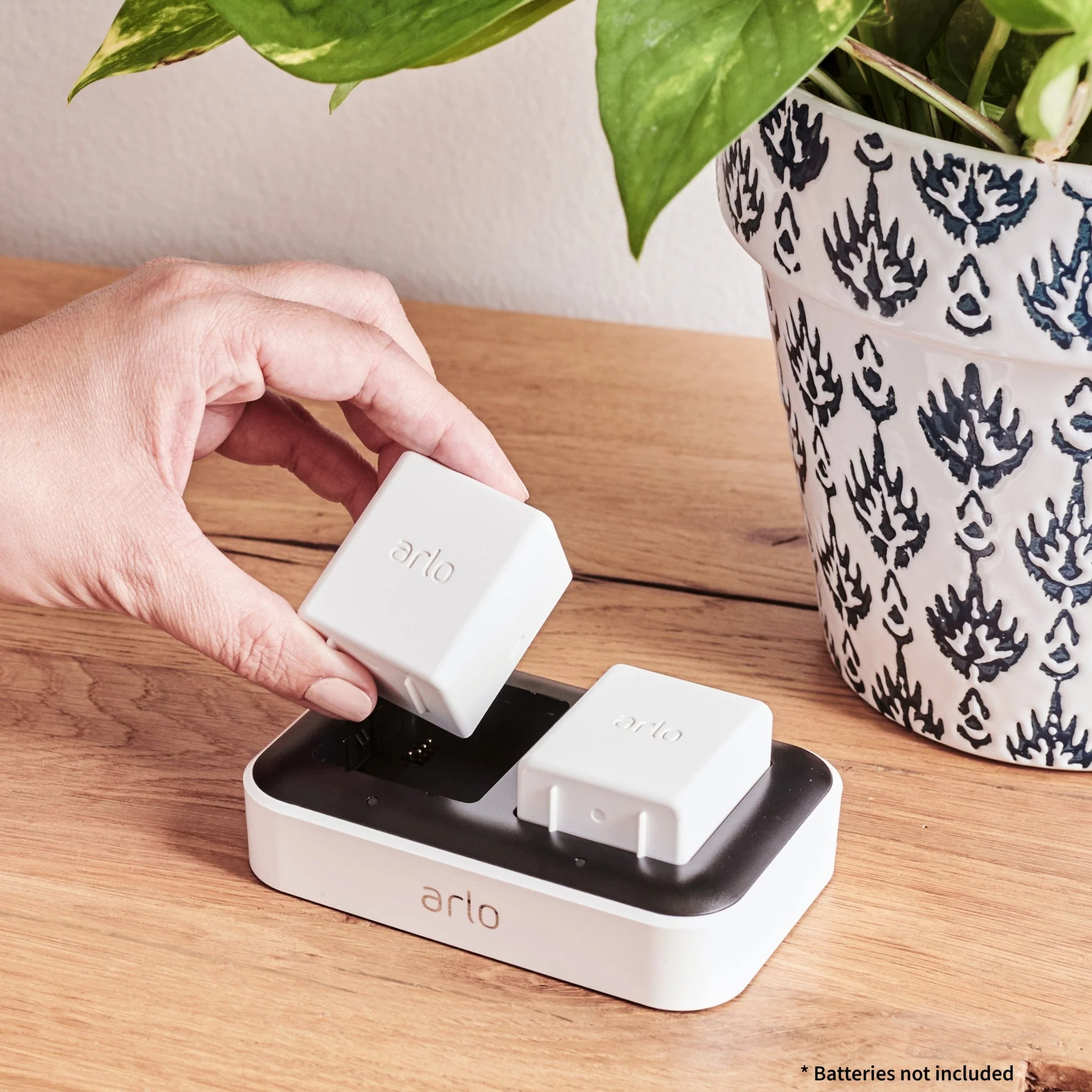 Arlo Accessory Dual Charging Station, Charge Up to Two Batteries, Compatible with Arlo Ultra, Pro3 and Pro4 - Certified Refurbished - Image 3