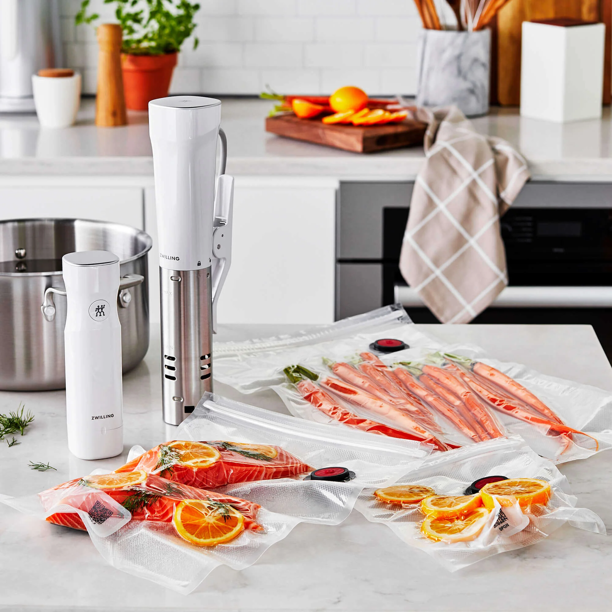 Zwilling Fresh & Save 30-Piece Small Vacuum Sealer Bags, 1/2 Gallon Reusable Snack Bags, Meal Prep - Image 3