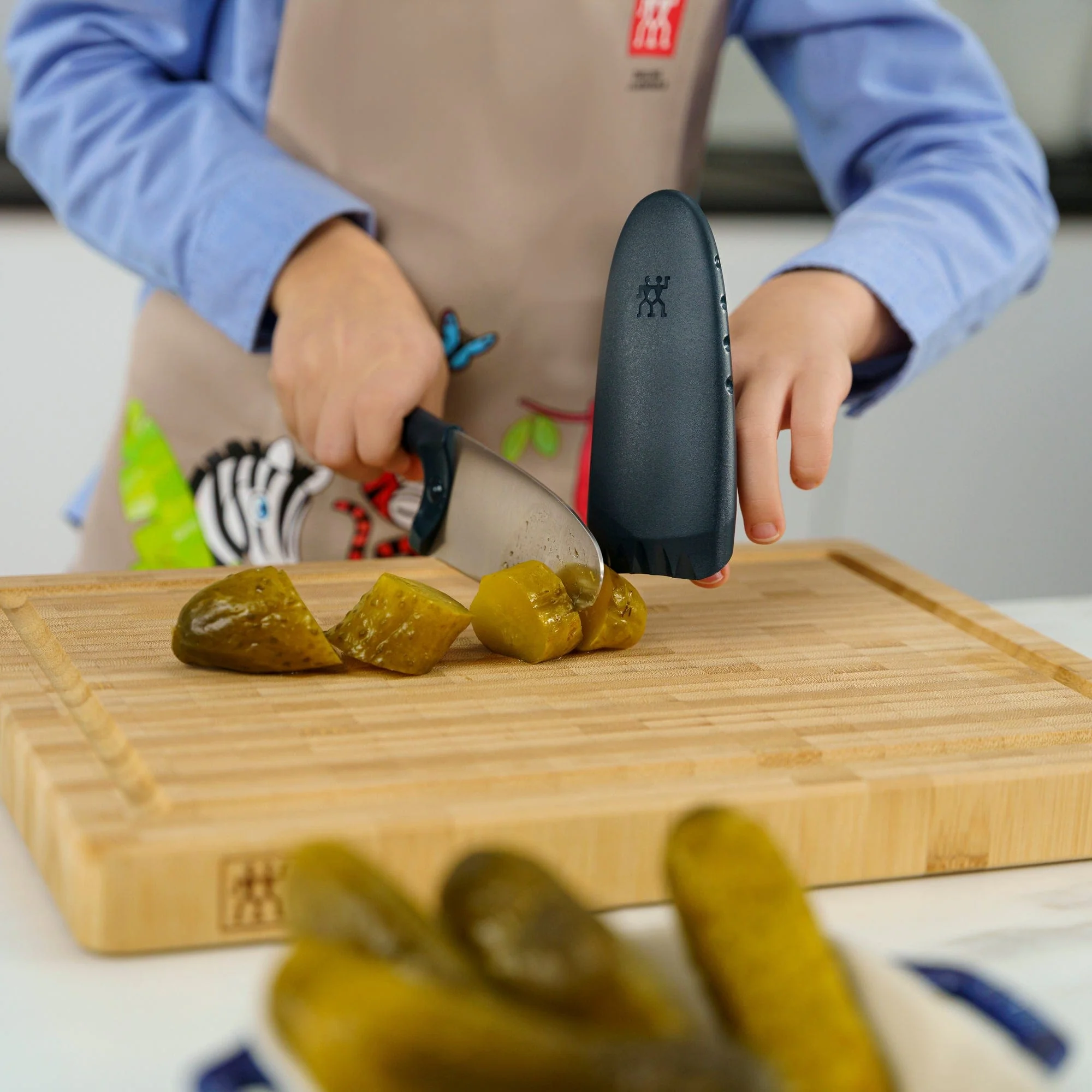 Zwilling Twinny Kids Chefs Knife - Blue - Image 8